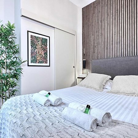 Renovated Champs-Elysees Retreat Apartment Paris Exterior photo