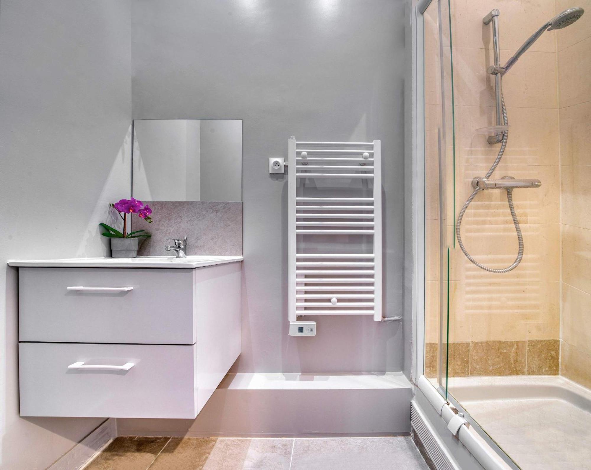 Renovated Champs-Elysees Retreat Apartment Paris Exterior photo