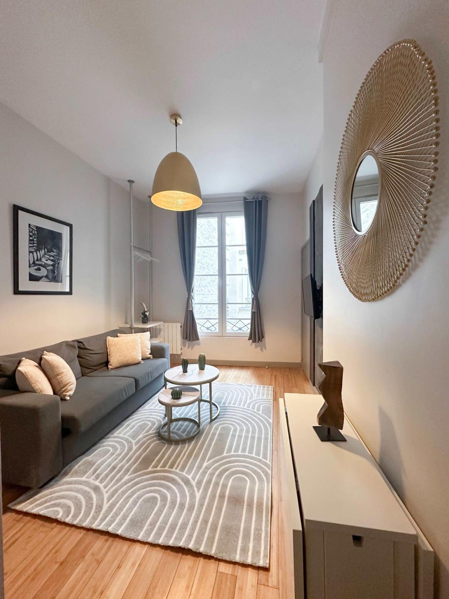 Renovated Champs-Elysees Retreat Apartment Paris Exterior photo